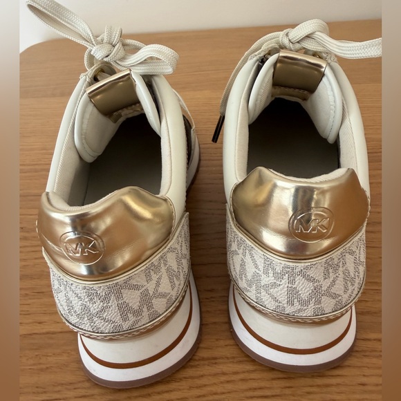 Michael Kors Women’s Sneakers Logo Print White Gold Size 8.5 - Picture 4 of 11